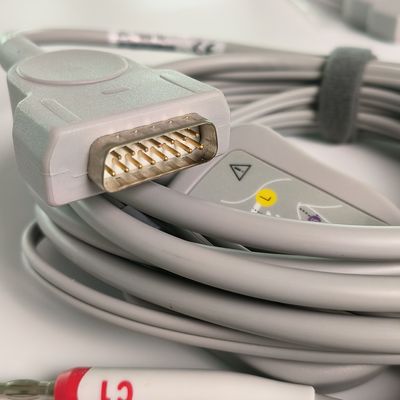 آلة التصوير الكهربائي للقلب متكاملة 12 سلك رصاص مع 15 دبوس معيار أوروبي IEC الموز الرأس 4.0